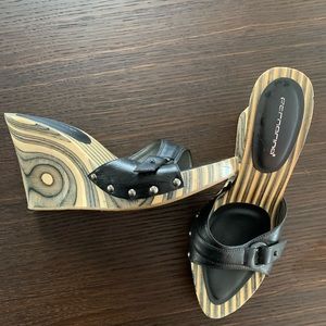 Fernarina unique wood and leather wedge